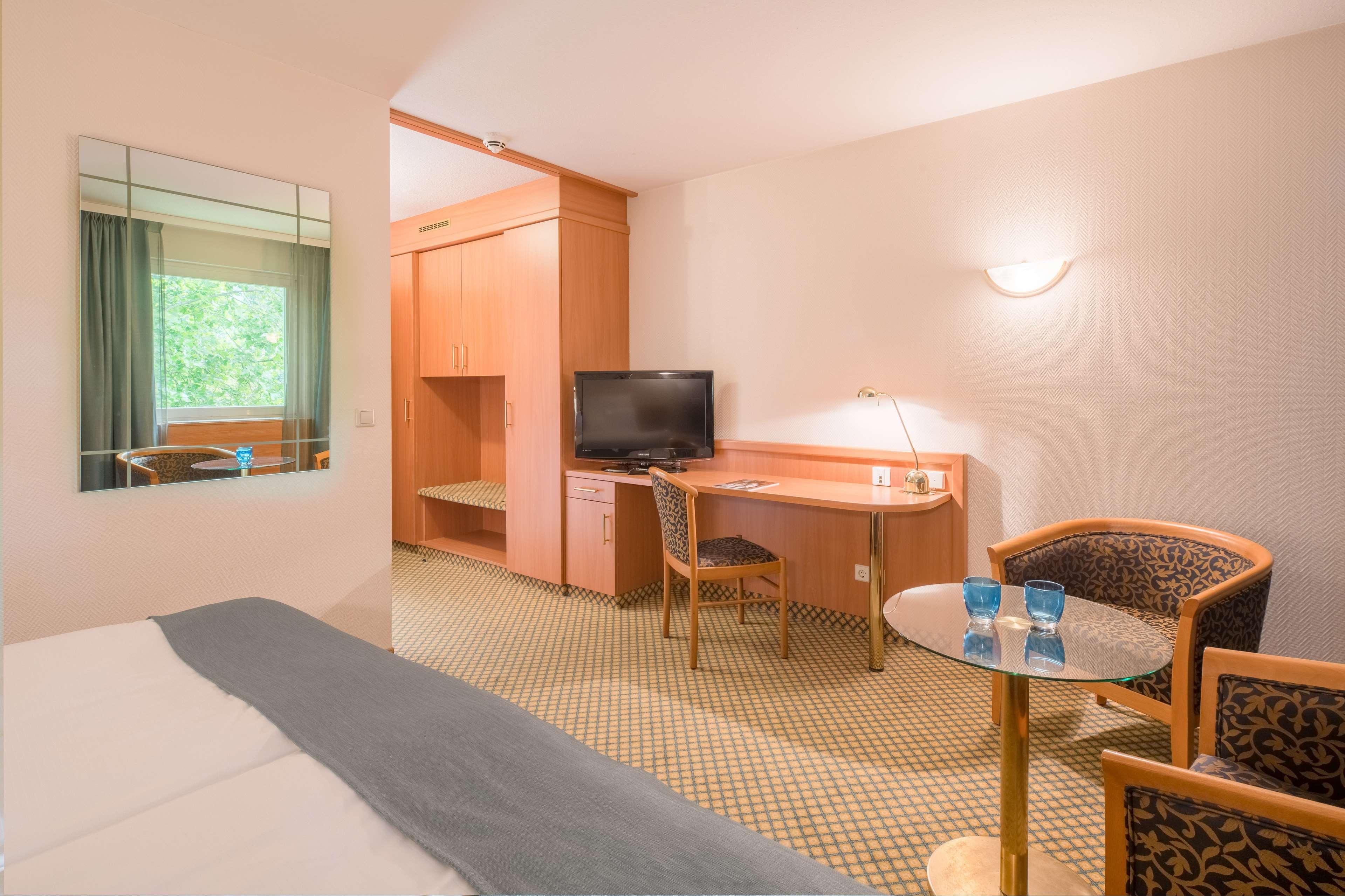 Best Western Plus Hotel Fellbach-Stuttgart Exteriör bild